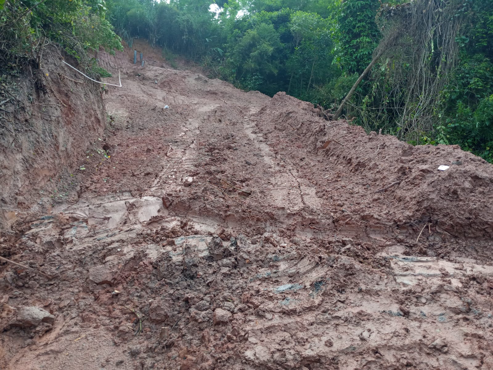 Saae-vr realiza vistoria em manuteno realizada na rede de gua do Bairro Santo Agostinho